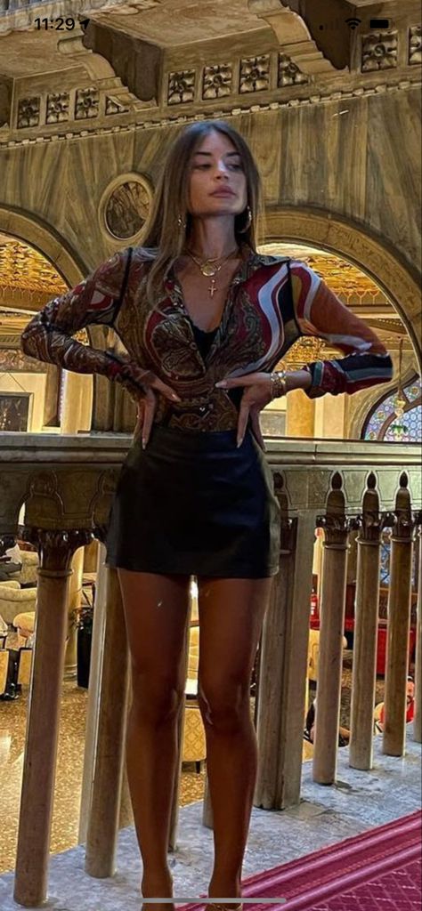 Heavy Accessories Outfit, Lisa Caprio, Artsy Aesthetic Outfits, Heavy Manners, Brown Heart, Plaid And Leather, 2022 Fashion, Teenager Outfits, Fashion Fits