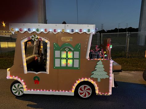 Gingerbread Golf Cart Decorations, Gingerbread Golf Cart, Golf Cart Gingerbread House, Golf Cart Christmas Lights, Golf Cart Christmas Parade, Christmas Parade Golf Cart Ideas, Christmas Parade Truck Ideas, Christmas Golf Cart Parade Ideas, Halloween Playhouse