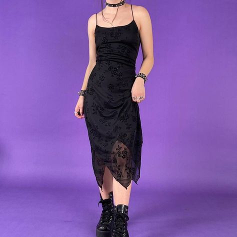 Grunge Dress Formal, Goth Dress Formal, 90s Prom Dress Grunge, Prom Dress Goth, Grunge Prom Dress, Formal Dress Mermaid, Grunge Dresses, Goth Prom Dress, Gothic Prom Dress