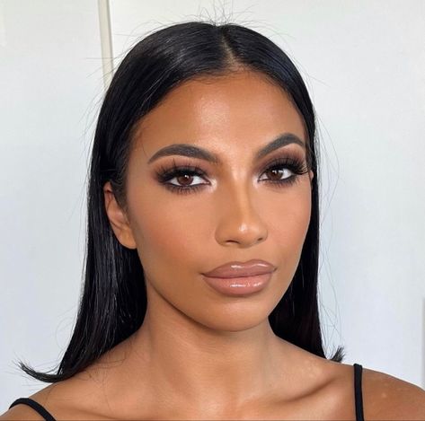 Brown Soft Glam Makeup, Smokey Eye No Eyeliner, Full Glam Bridal Makeup Black Women, Soft Glam Makeup Winged Liner, Soft Glam Makeup Hooded Eyes, Bronzey Glam, Brown Smokey Eye With Winged Liner, Smokey Cat Eye Makeup Black Women, Smokey Wing