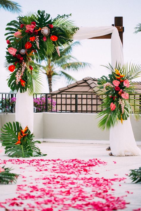 Bridesmaid Dresses Beach Wedding Boho, Hawaii Wedding Theme, Beach Wedding Alter, Tropical Wedding Arch, Tropical Arch, Hawaiian Wedding Themes, Hibiscus Wedding, Tropical Wedding Theme, Tropical Wedding Decor