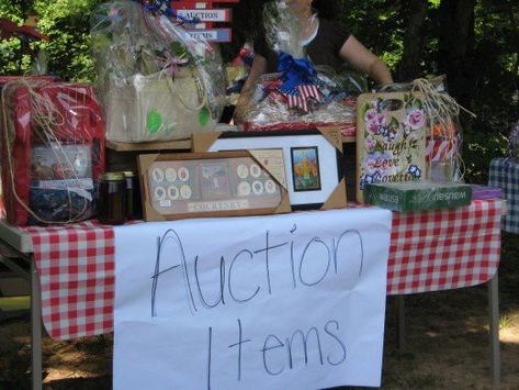 Family Reunion Auction Ideas, Family Reunion Food, Family Reunion Themes, Family Reunion Decorations, Family Reunion Activities, Homemade Carnival Games, Reunion Decorations, Event Planning Decorations, Reunion Games