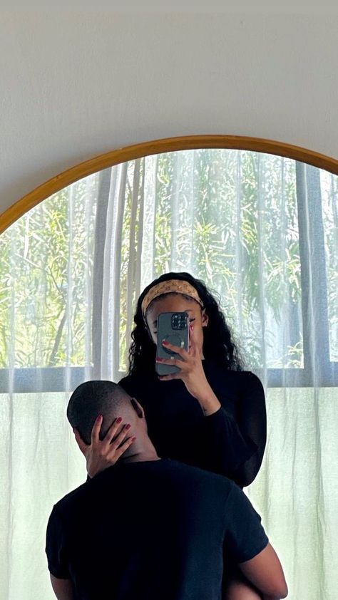 Booed Up Couples, Husband Spoiling Wife, Black Couple Vacation Pictures, Bath Couple Photoshoot, Blasian Couples Aesthetic, Shy Boyfriend Couple Pictures, Boyfriend Faceless Aesthetic, Couple Poses Tall Woman, Black Lover Aesthetic