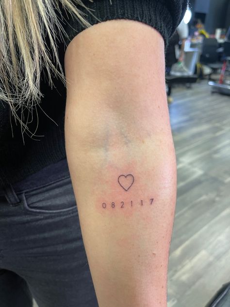 Children birth date minimalist tattoo Sons Birthdate Tattoo, Date Of Birthday Tattoo, Minimalist Tattoo Birth Date, Dated Tattoo Ideas, Small Tattoos Dates Births, Time Born Tattoo, Minimalist Wedding Tattoo, Tattoo Idea For Childs Name, Sons Birthday Tattoo