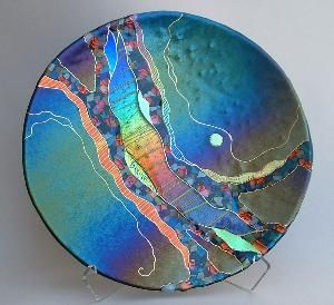 Bead Styles, Grass Art, Slumped Glass, Bowl Art, Fused Glass Plates, زجاج ملون, Painted Glass Art, Ceramic Platters, Artful Home