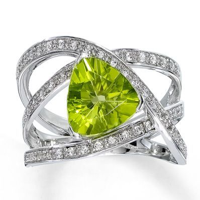 like the style of this peridot ring -- needs a different stone Peridot Rings, Peridot Jewelry, White Sapphire Ring, Women Jewellery, Jewelry Post, August Birthstone, Green With Envy, Peridot Ring, August Birth Stone