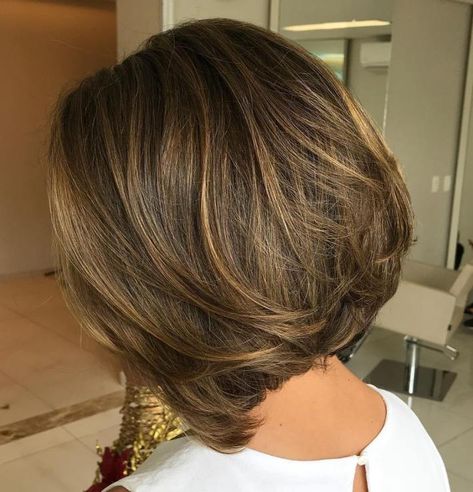 Brown Hair Subtle Highlights, Short Brown Hair With Blonde Highlights, Brown Hair Underneath, Light Brown Hair With Highlights, Short Light Brown Hair, Brown Auburn Hair, Brown Hair With Highlights And Lowlights, Light Brown Balayage, Chestnut Brown Hair