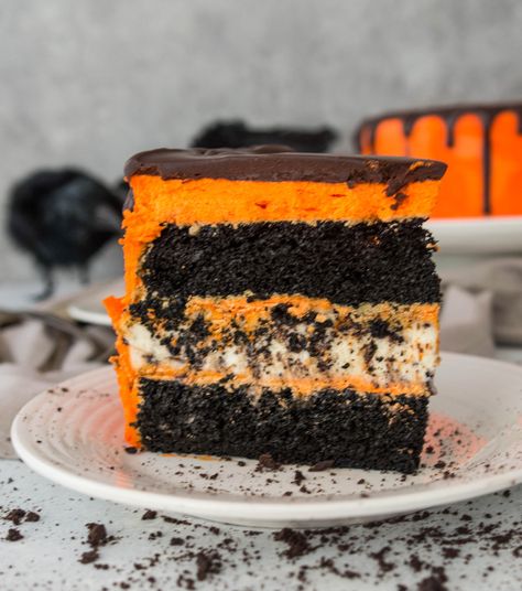 Recipe for black velvet cookies ’n cream cheesecake cake--full of chocolate and Halloween spirit! Perfect #Halloween party food! Cookies N Cream Cheesecake, Halloween Cheesecake, Cookies And Cream Cheesecake, Cake Mix Ingredients, Cookies N Cream, Halloween Food Desserts, Velvet Cookies, Cookies And Cream Cake, Cream Cheesecake