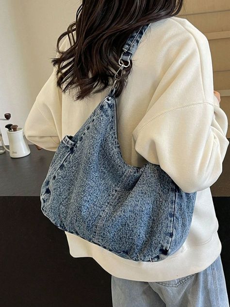 Urban Outfitters Denim Bag, Bag Jeans Outfit, Upcycle Jeans Bag, Jeans Purse, Diy Messenger Bag, Denim Bag Patterns, Jeans Backpack, Jean Backpack, Jean Purse