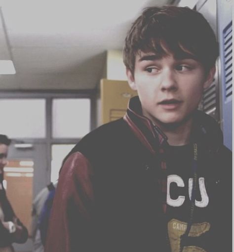 Can I help you? Campbell Saunders, Munro Chambers, Justin Kelly, Baby Cam, Dylan Everett, Degrassi The Next Generation, College Visit, Rory Gilmore, Teenage Boys