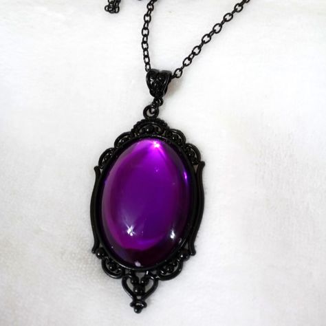 Purple Black Necklace New But Purple Is Little Scratch Gothic Fashion Purple, Purple And Black Jewelry, Black And Purple Crown, Dark Purple Necklace, Purple Pendant, Purple Jewelry Aesthetic, Dark Purple Accessories, Purple Diamond Necklace, Purple Black Wedding