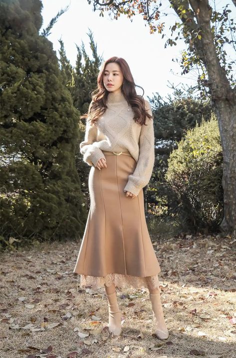 Korean Fashion Dress, Korean Dress, Ulzzang Fashion, Fashion Attire, A Skirt, Skirt Outfit, Looks Chic, 가을 패션, Korean Outfits