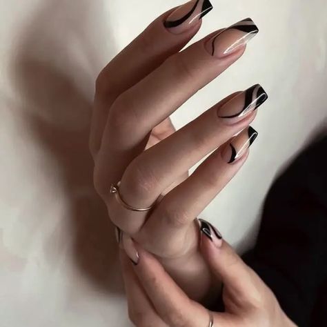 20 Nude Fall Nails Ideas 2024: Almond, Coffin, and Short Designs for Elegant Autumn Looks Nude Fall Nails Short, Nude Fall Nails, Fall Nails Short, Fall Nails Ideas, Nail Striping Tape, Brown Nail Art, Autumn Looks, Gold Nail Polish, Essie Gel Couture