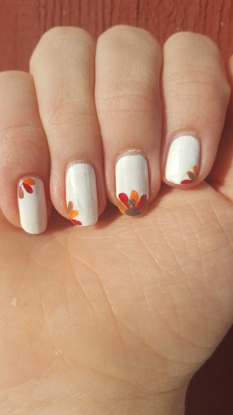 Tanks Giving Nails, Thanking Nail Ideas, Simple Thanks Giving Nails, Easy Turkey Nail Design, Hand Turkey Nails, Turkey Nails Art, Cute Easy Thanksgiving Nails, Thanksgiving Nails Easy Simple, Easy Thanksgiving Nails Short