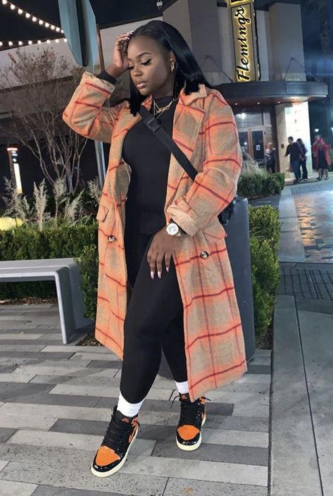 Black Women In Their 30s Fashion, Fall Inspired Outfits Black Women, Plus Size Baddie Outfits Fall, Plus Size Baddie Outfits Winter, Plus Size Winter Outfits Black Women, Comfy Concert Outfit, Plus Size Fall Fashion 2022, Sweatsuit Outfits Women, Peacoats