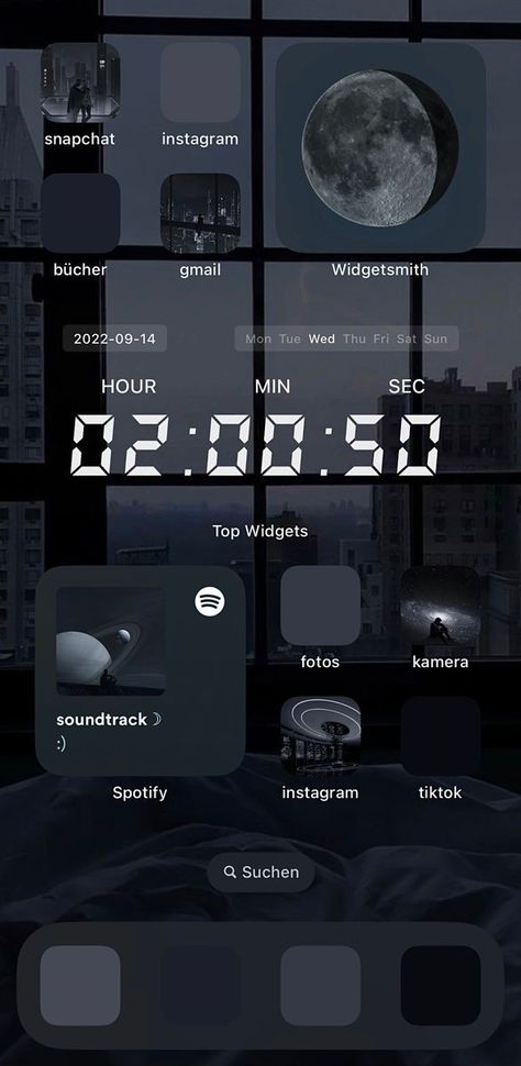Dark Lockscreen Ideas, Ipad Wallpaper Ideas Dark, Ios 15 Home Screen Ideas Dark, Ios 16 Wallpaper Dark Aesthetic, Homescreen Widget Ideas Aesthetic, Aesthetic Dark Homescreen Layout, Ios Homescreen Ideas Dark, Dark Ios 16 Home Screen, Dark Aesthetic Iphone Home Screen Layout