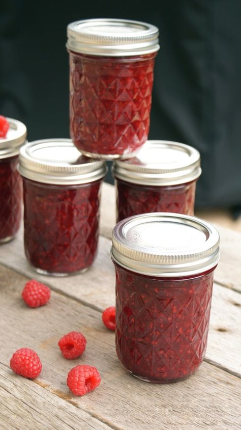 Raspberry Freezer Jam, Raspberry Jam Recipe, Freezer Jam Recipes, Morning Toast, Jar Of Jam, Homemade Liquor, Freezer Jam, Summer Jam, Low Sugar Recipes