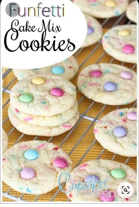 Funfetti Ideas, Funfetti Cake Mix Cookies, Confetti Cookies, Funfetti Cake Mix, Easter Snacks, Easter Sugar Cookies, Cake Mix Cookie Recipes, Easter Desserts, Easter Desserts Recipes