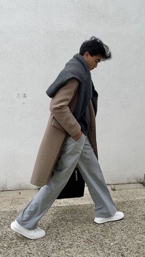 Trench Coat Fashion, Mens Trench Coat, Chicos Fashion, Mens Fashion Essentials, Scandi Fashion, Boyfriend Outfit, Nyc Outfits, Mens Fasion, Masculine Fashion