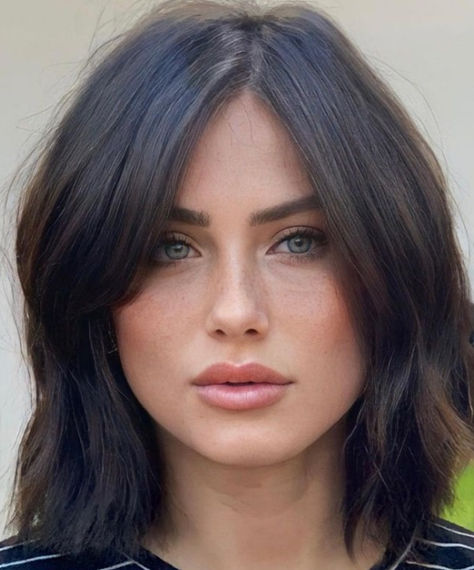 Bob Hair Thick Hair, Dark Brown Medium Length Haircut, Mom Cut 2023 Round Face, Short Brown Hair Women, Mum Bob, Brunette Layered Bob, Hair Cuts 2023 Trends Medium Oval Face, 2023 Bobs, Short Mom Cuts