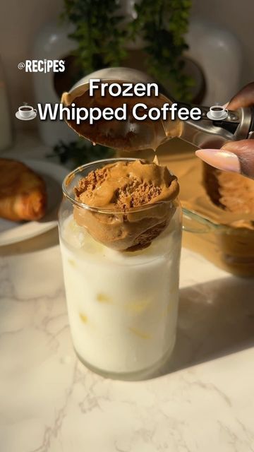 Meal Prep Frozen Coffee, Frozen Whipped Coffee Recipe, Frozen Whipped Coffee, Frozen Iced Coffee, Frozen Coffee Recipe, Cold Coffee Drinks Recipes, Frozen Coffee Drinks, Coffee Recipe Healthy, Healthy Breakfast Meal Prep