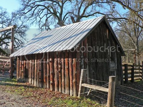 Vertical Log Cabin Diy Log Cabin, Survival Preparedness, Landscape Timbers, Cabin Diy, Horse Stall, Log Wall, Log Cabin Ideas, Cabin Bathrooms, Cabin House Plans