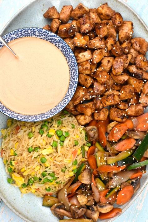 Hibachi Chicken (Benihana Copycat) - GypsyPlate Hibachi Vegetables Recipe, Easy Hibachi, Hibachi Vegetables, Chicken Yakisoba, Japanese Meals, Hibachi Recipes, Sautéed Veggies, Hibachi Chicken, Inflammation Recipes