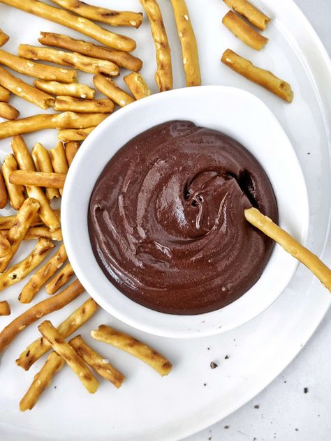 Protein Chocolate Sauce - Easy, Healthy, 3 Ingredients | Hayl's Kitchen Homemade Dipping Sauce, Single Serve Dessert Recipes, Protein Powder Cookies, Homemade Chocolate Sauce, Chocolate Sauce Recipes, Low Calorie Protein, Chocolate Dipping Sauce, Protein Donuts, Protein Chocolate