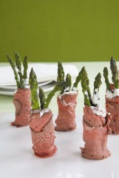 Roast Beef Roll Ups, Beef Roll Ups, Carb Sides, Keto Eating, Meat Appetizers, Diet Ideas, Roasted Asparagus, Finger Food Appetizers, Snacks Für Party