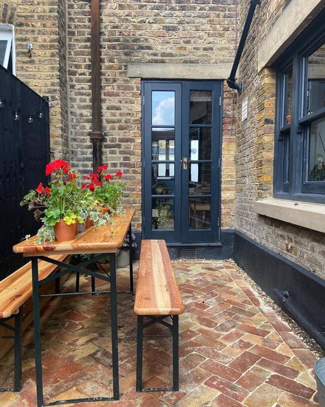 Since 1859 on Instagram: “A moment when the sun was out ☀️ #renovation #garden #gardendesign #victorianterrace” Small Victorian Garden, Victorian Garden Room, Victorian Terrace Garden Back, Side Return Garden Ideas, Victorian Garden Ideas, Side Return Garden, Victorian Terrace Front Garden, London Courtyard, Terraced House Garden