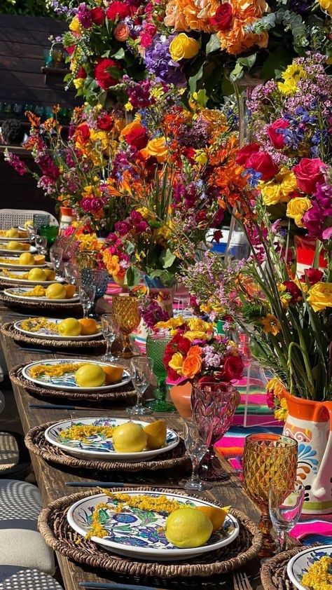 Spanish Table Decorations, Mexican Dinner Table Setting, Mexico Dinner Party, Mexican Tablescapes Fiesta Party, Hacienda Table Setting, 18th Birthday Party Ideas Mexican, Mexican Dinner Party Tablescape, Mexican Table Scape, Mexican Hacienda Wedding Decor