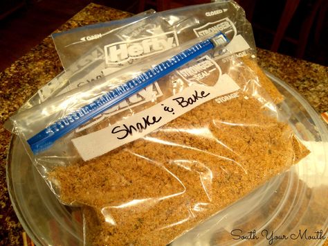 Homemade Shake and Bake - super crunchy with no preservatives or hydrogenated oils! Homemade Shake And Bake, Shake N Bake Chicken, Homemade Dry Mixes, Shake And Bake, Homemade Pantry, Stain Removers, Diy Spices, Shake N Bake, Bake Cake