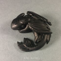 Toothless Polymer Clay, Sleepover Crafts, Toothless And Stitch, Toothless Dragon, Polymer Clay Dragon, Clay Dragon, Cute Polymer Clay, Clay Animals, Cute Clay