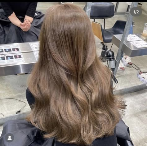 Light Brunette Hair, Layer Cut, Beige Hair, Brown Hair Looks, Brown Hair Inspo, Hair Color Light Brown, Dark Blonde Hair, Blonde Hair Inspiration, Brown Blonde Hair