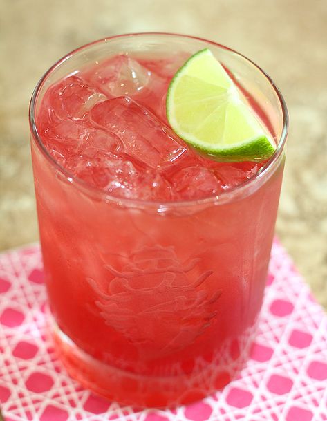 Bacardi cocktail - A wonderfully refreshing drink using homemade grenadine syrup made with Pomegranate Juice. Bacardi Drinks, Cocktails Made With Rum, Bacardi Cocktail, Pomegranate Cocktails, Rock Recipes, Bacardi Rum, Fruity Cocktails, All I Ever Wanted, Bacardi