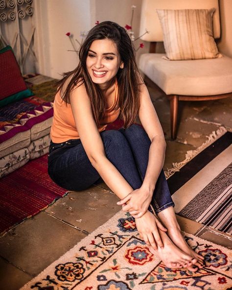 Diana Penty on Instagram: “Fri-yay!” Nidhhi Agerwal, Dia Mirza, Hollywood Heroines, Diana Penty, Samantha Photos, Bollywood Outfits, Wardrobe Update, Crop Top Outfits, Aishwarya Rai