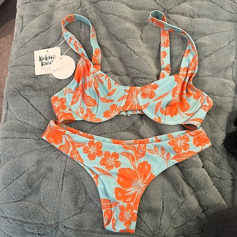 Kulani kinis floral bikini Kulanis Bikinis, Cute Vacation Bikinis, Colorful Bikinis Pattern, Cute Floral Bikinis, Bright Bikinis Summer, Cute Summer Swimsuits Bikinis, Kulani Kinis Instagram, Kulani Swim, Summer Bathing Suits Bikinis