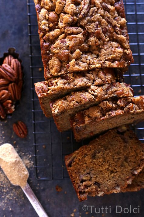 Pecan Banana Bread, Banana Pecan Bread, Maple Pecan, Dessert Bread, Banana Recipes, Fall Desserts, Banana Bread Recipes, Bagels, Pecans