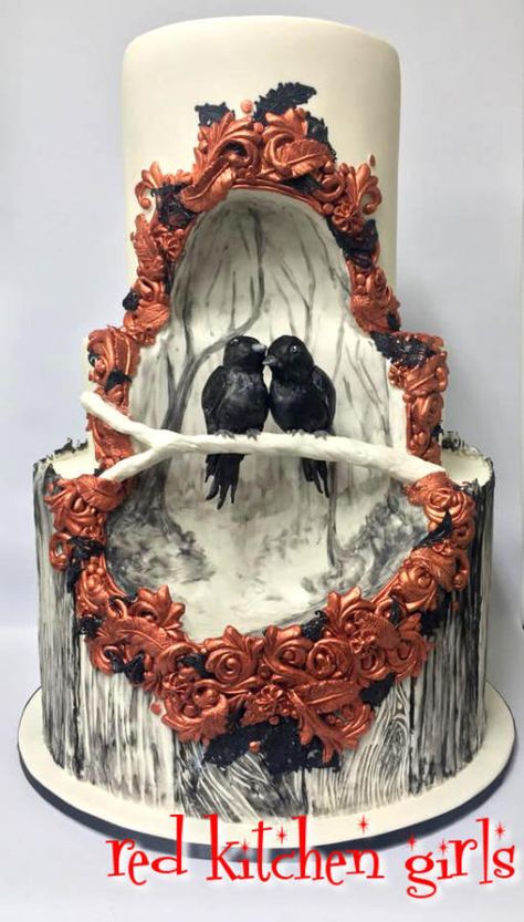 Black Bird Wedding by red kitchen girls  - http://cakesdecor.com/cakes/219048-black-bird-wedding Raven Wedding, Night Out Bachelorette Party, Gothic Wedding Cake, Crazy Wedding Cakes, Gothic Cake, Offbeat Wedding, Cake Wrecks, Dress Minimalist, Cupcakes Decorados