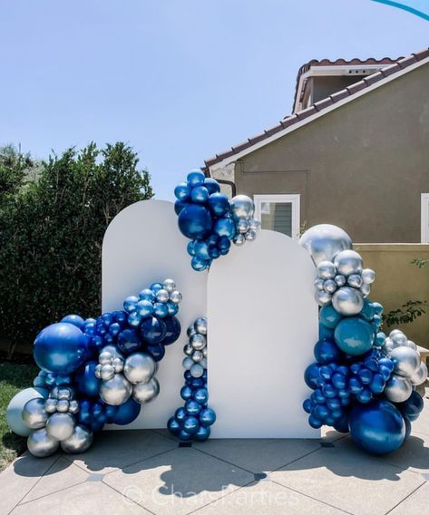 Royal Blue Balloon Arch, Shades Of Blue Balloon Garland, Graduation Balloon Arch Ideas, Blue And Silver Birthday Decorations, Blue Birthday Backdrop, Blue Birthday Decorations, Blue Balloon Arch, 21st Birthday Boy, 50th Birthday Balloons