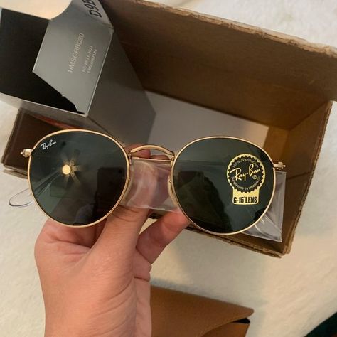 Ray Ban Round Metal Sunglasses Rayban Sunglasses For Women Round, Smart Items, Stylish Glasses For Men, Ray Ban Round, Pretty Sunglasses, Ray Ban Original Wayfarer, Ray Bands, Sunglass Collection, Ray Ban Round Sunglasses