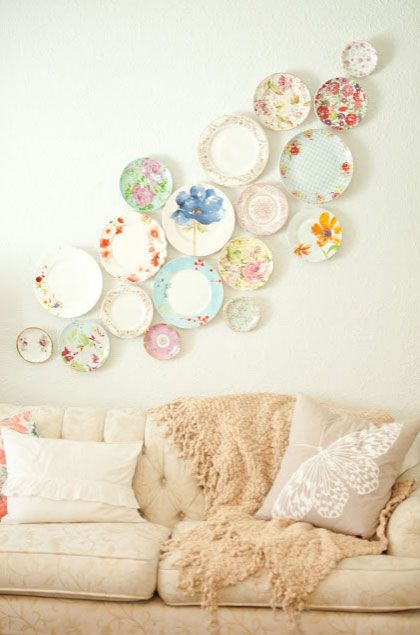 Decorating with Vintage Plates — DIY Plate Wall Ideas — Eat Well 101 Plates On The Wall, Plates Diy, Plate Wall Decor, Plate Decor, Plate Display, Interior Design Diy, Vintage Plates, Décor Diy, Inspiration Wall