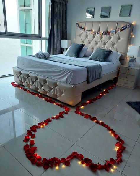 Romantic Bedroom Ideas For Couples Decoration, Wedding Night Room Decorations Romantic, Romantic Home Dates, Romantic Dinner Setting, Pleated Outfit, Hotel Room Decoration, Bridal Room Decor, First Wedding Night, Romantic Hotel Rooms