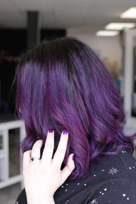 Dark Root Purple Hair, Black Roots Purple Hair, Purple Roots, Purple Black Hair, Purple Ombre Hair, Ombre Bob, Hair Shadow, Black Roots, Nice Hair