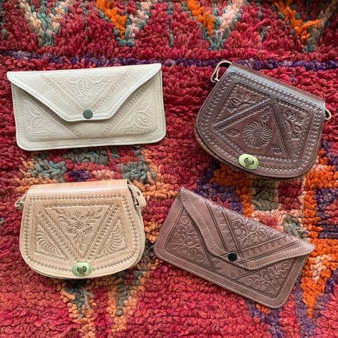 Moroccan Leather Bag, Moroccan Bags, Moroccan Home, Moroccan Home Decor, Moroccan Homes, Snap Wallet, Moroccan Leather, White Handbag, Leather Wallets