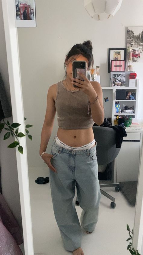 #fit #style #fashion #outfit #lowwaist #jeans #calvinklein Outfit Jeans, Jeans Outfit, Fit Style, Fashion Outfit, Jean Outfits, Nail Inspo, Style Fashion, Calvin Klein, Denim Outfits