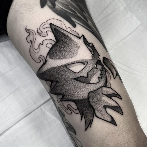 Whip Shading Tattoo Design, Gengar Pokemon Tattoo, Haunter Tattoo, Whip Shading Tattoo, General Tattoo, Gengar Tattoo, Haunter Pokemon, Pikachu Tattoo, Pokemon Drawing