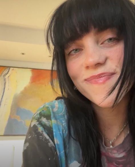 Billie Eilish Live Instagram, Billie Cute Pics, Cute Billie Eilish Pics, Billie Black Hair, Billie Eilish Cute Pics, Cute Billie Eilish, Billie Eilish Smiling, Billie Eilish Cute, Billie Eilish Live