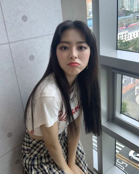 Itzy Pics, Kim Yuna, Itzy Yuna, Yuna Itzy, Lia Ryujin Chaeryeong, Lee Chaeryeong, Shin Yuna, Shin Ryujin, School Looks