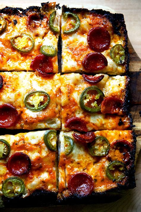 Detroit Style Pizza Recipe, Fresh Tomato Sauce Recipe, Detroit Style Pizza, Detroit Pizza, Fresh Tomato Sauce, Sourdough Pizza, Pizza Night, Pan Pizza, Pizza Stone